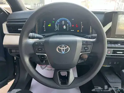 تويوتا كامري E هايبرد 2025 متاح اقساط و كاش 6