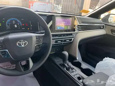 تويوتا كامري E هايبرد 2025 متاح اقساط و كاش 5