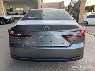 تويوتا كامري E هايبرد 2025 متاح اقساط و كاش 4