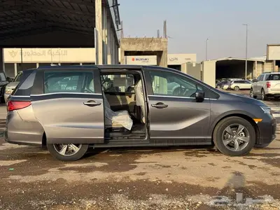 هوندا اوديسي LX موديل 2025 - اللون - ابيض - رمادي 15
