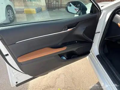 كامري 2023 هايبرد GLE-X نسخه اربعين عام 12