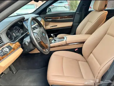 للبيع BMW 740 Li مخزن 2013 نظيف جدا ممشى 112 9
