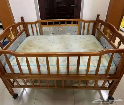 عربية أطفال و سرير أطفال و ترابيزة كبيره 1