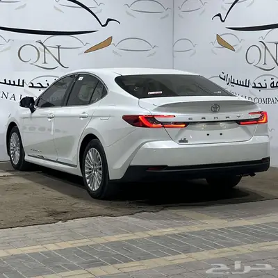 تويوتا كامري E و LE بنزين 2025 بأقل الأسعار 2