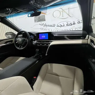 تويوتا كامري E و LE بنزين 2025 بأقل الأسعار 8