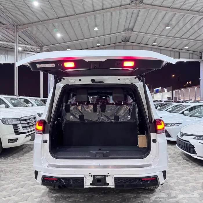لاند كروزر Vxr بريمي فل كامل 2025 16