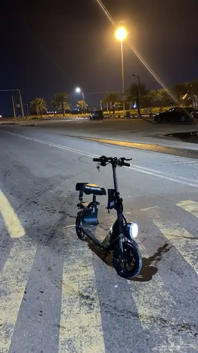 سكوتر اخو الجديد فيه الاسطب الخلفي مو موجود و 1