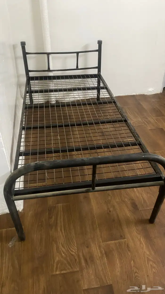 سرير حديد 2