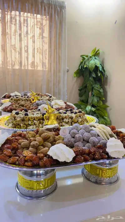 صواني تمر وشعثاء وتمر محشي شغل بكل ذمة ومصداقية 3