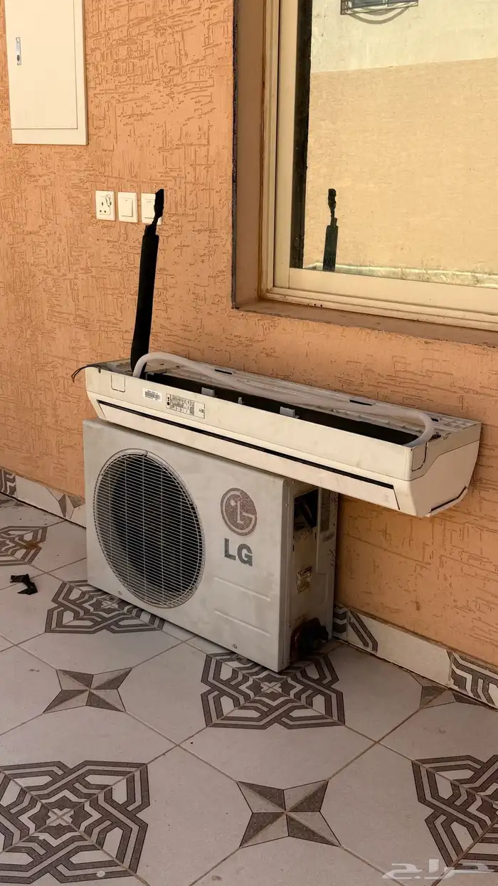 مكيف LG مقاس 24 0
