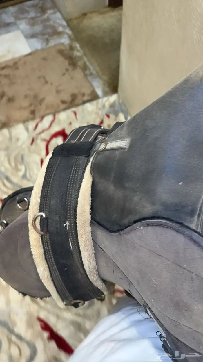 سرج استيوتس مقاس18 فيه ملاحضه بسيطه ماتذكر حزام ركبات لباده 0