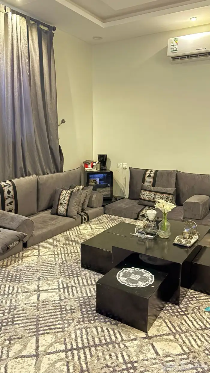 مجلس ارضي فخم 3