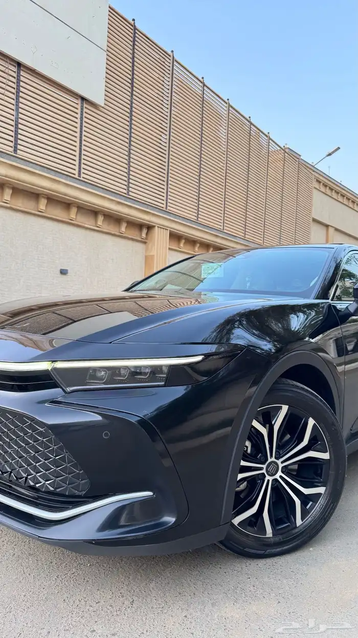 كراون 2023 بريميوم شبه الاصفار 0