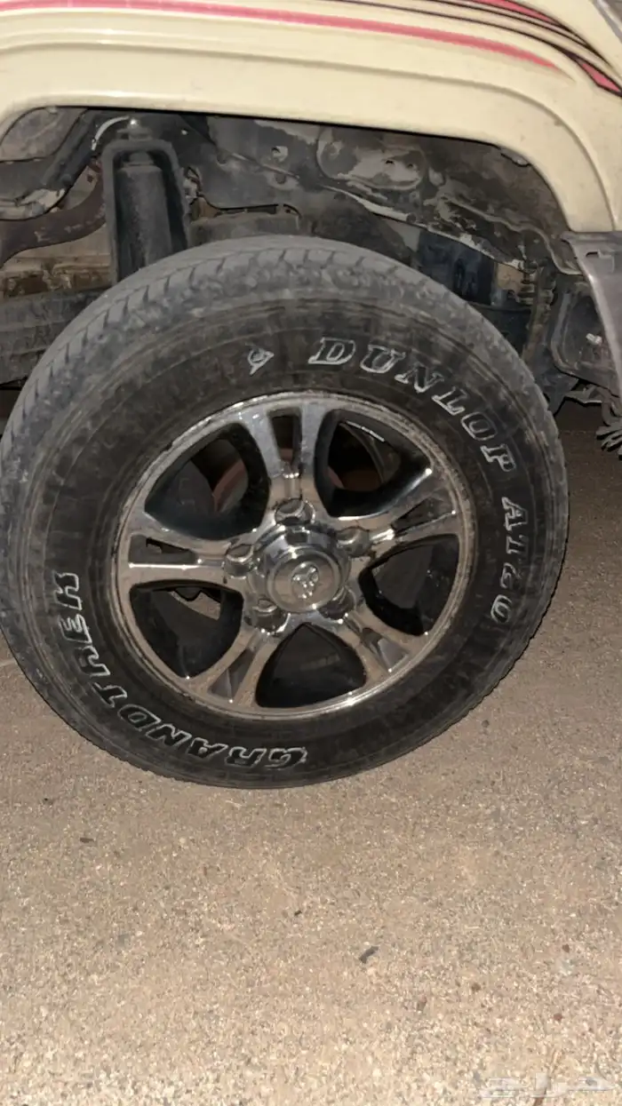 أربعه جنوط فراشه معى كفرات 3