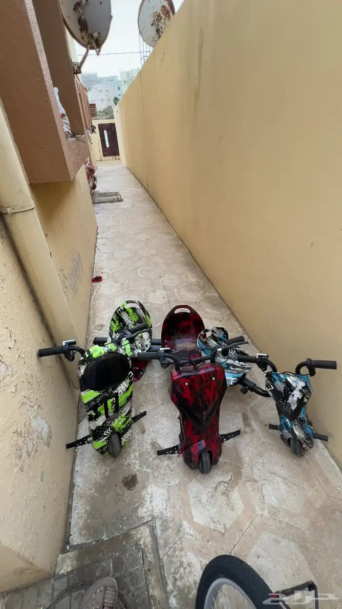 ثلاثه سكوترات شبه جديده ماستخدمة 2 كبار 1 صغير 3