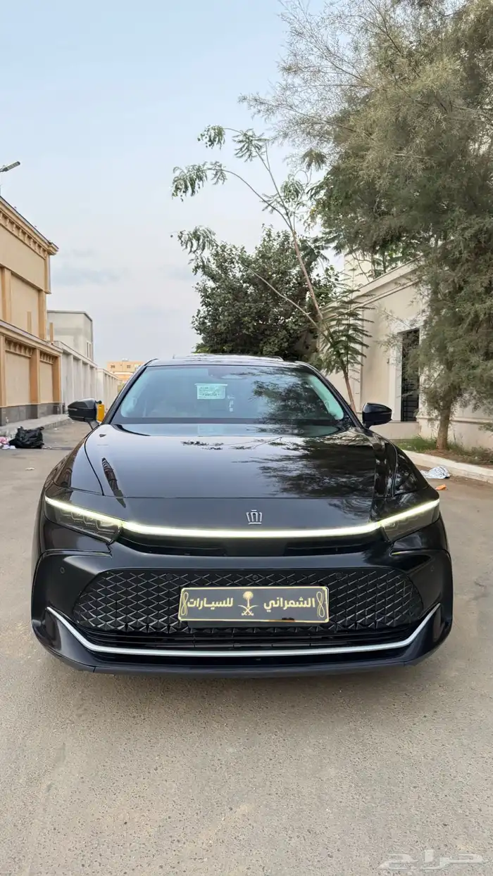 كراون 2023 بريميوم شبه الاصفار 1