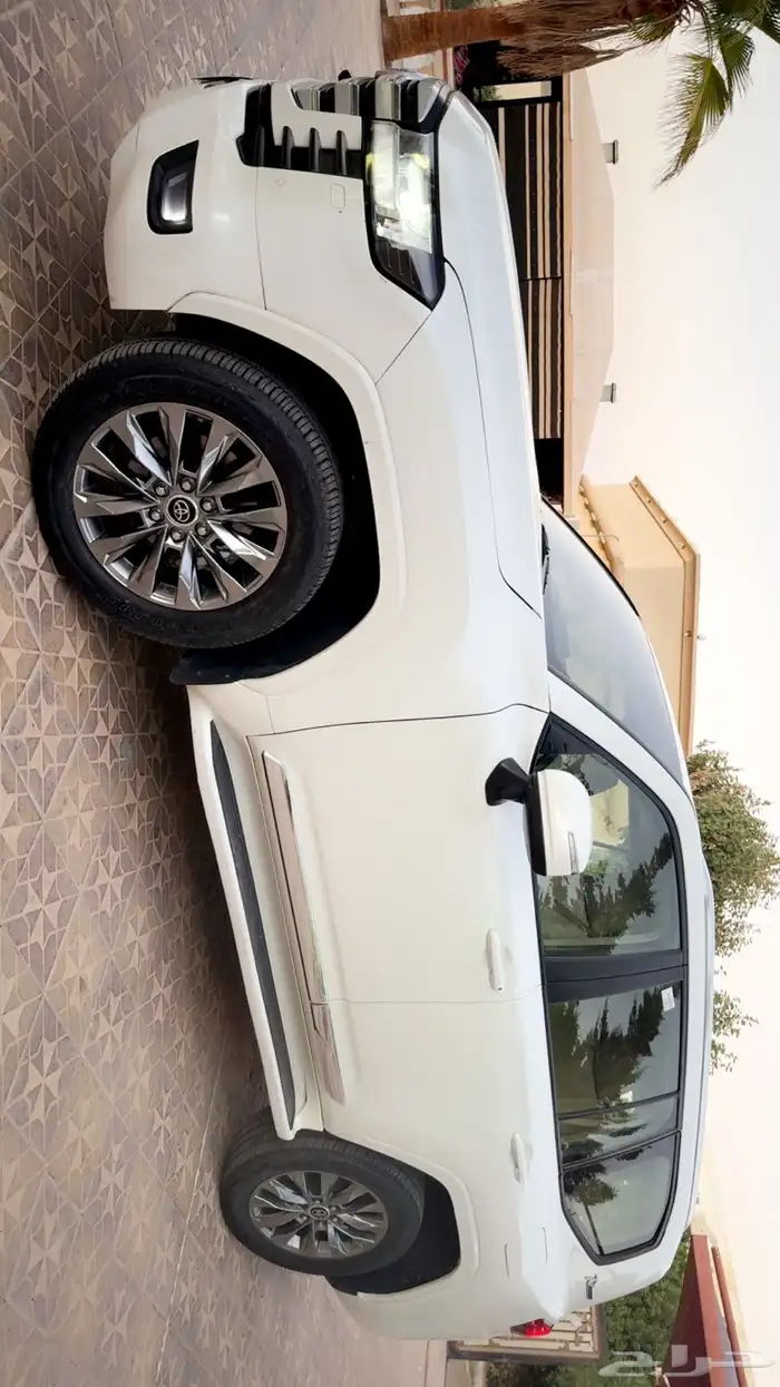 للبيع جيب لاندكروزر 2022 L3 ديزل 4