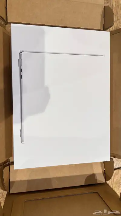 MacBook Air 15.3 إنش   شريحة M3   24GB RAM   512GB SSD 1