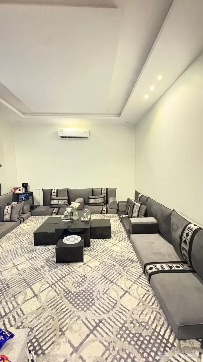 مجلس ارضي فخم 0