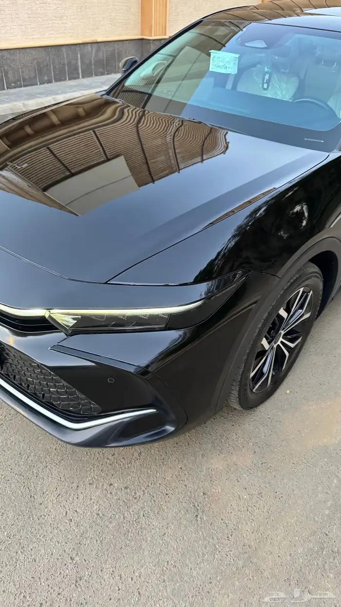 كراون 2023 بريميوم شبه الاصفار 3