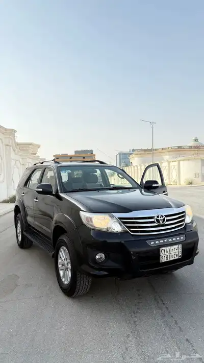 فورتشنر 2012 اسود 6 سرندل مالك اول 5