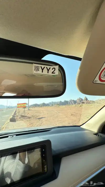 للبيع يارس 2023 شبه جديدة ممشى 17300 فقط 13