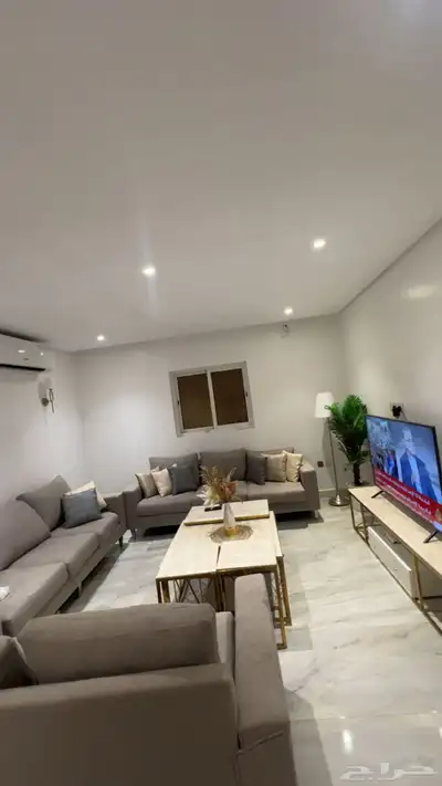 اثاث كنب طاولات وطاوله تلفزيون مع شجره 0