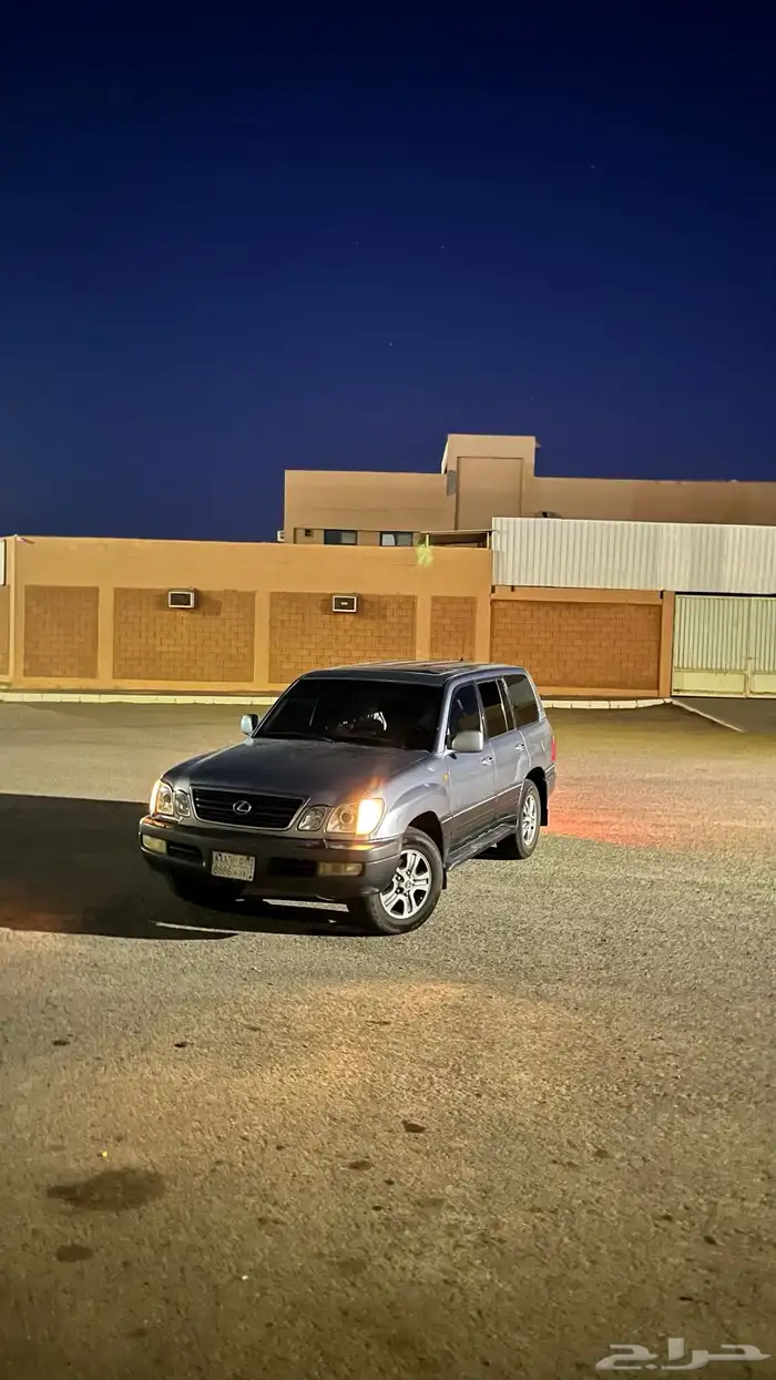السلام عليكم للبيع جيب لكزس موديل 2002 فل كامل  هدر ليك 3