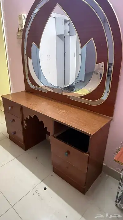 تسريحه وسرير ومراتب وطاولة تخزين البيع مستعجل 0