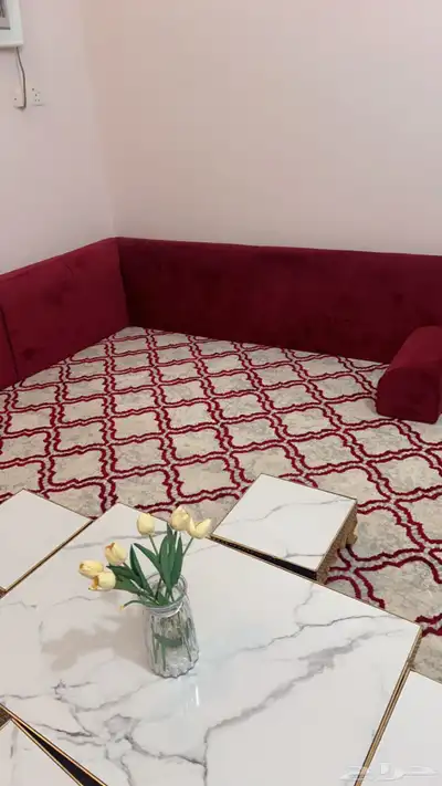 جلسة ارضية مع السجاد والطاولة 1