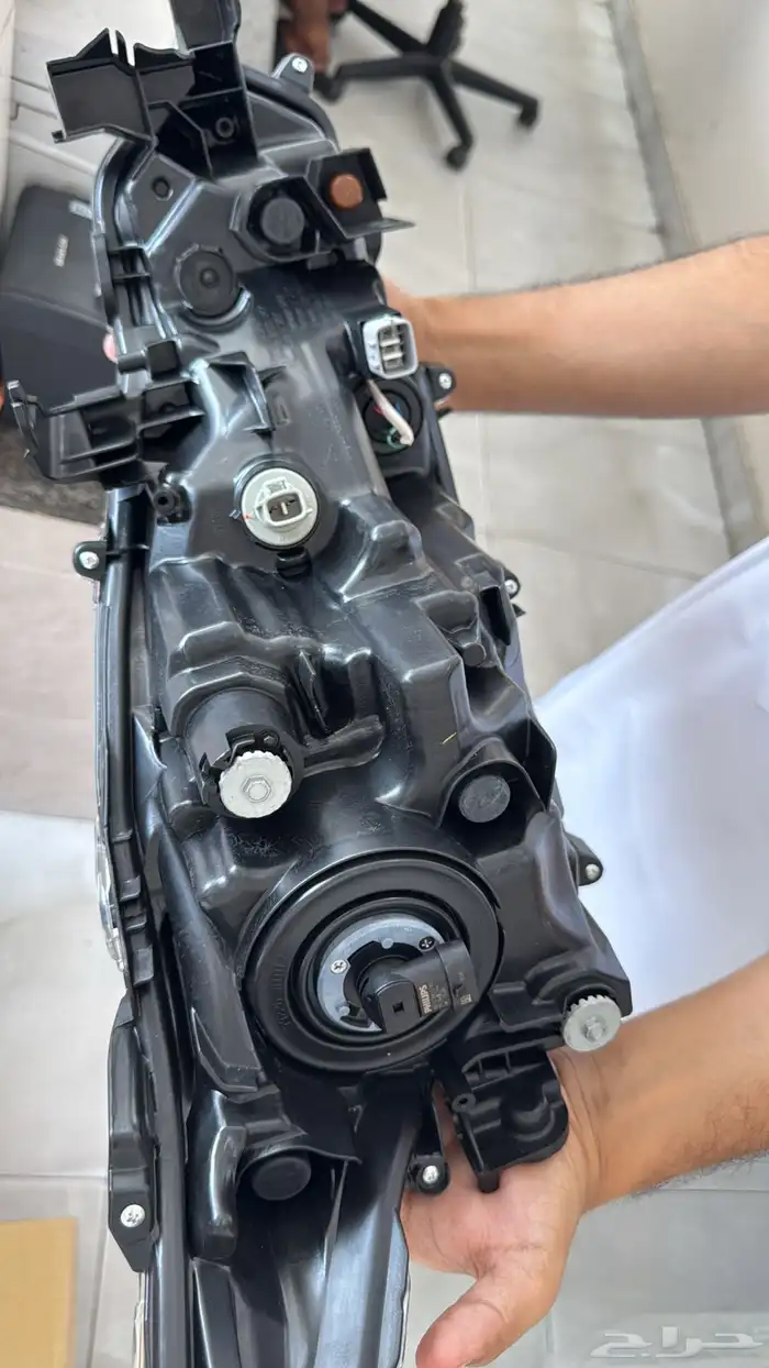 شمعة كورولا 2020 يسار وكاله فيها كسر بسيط موضح ف الصوره 2