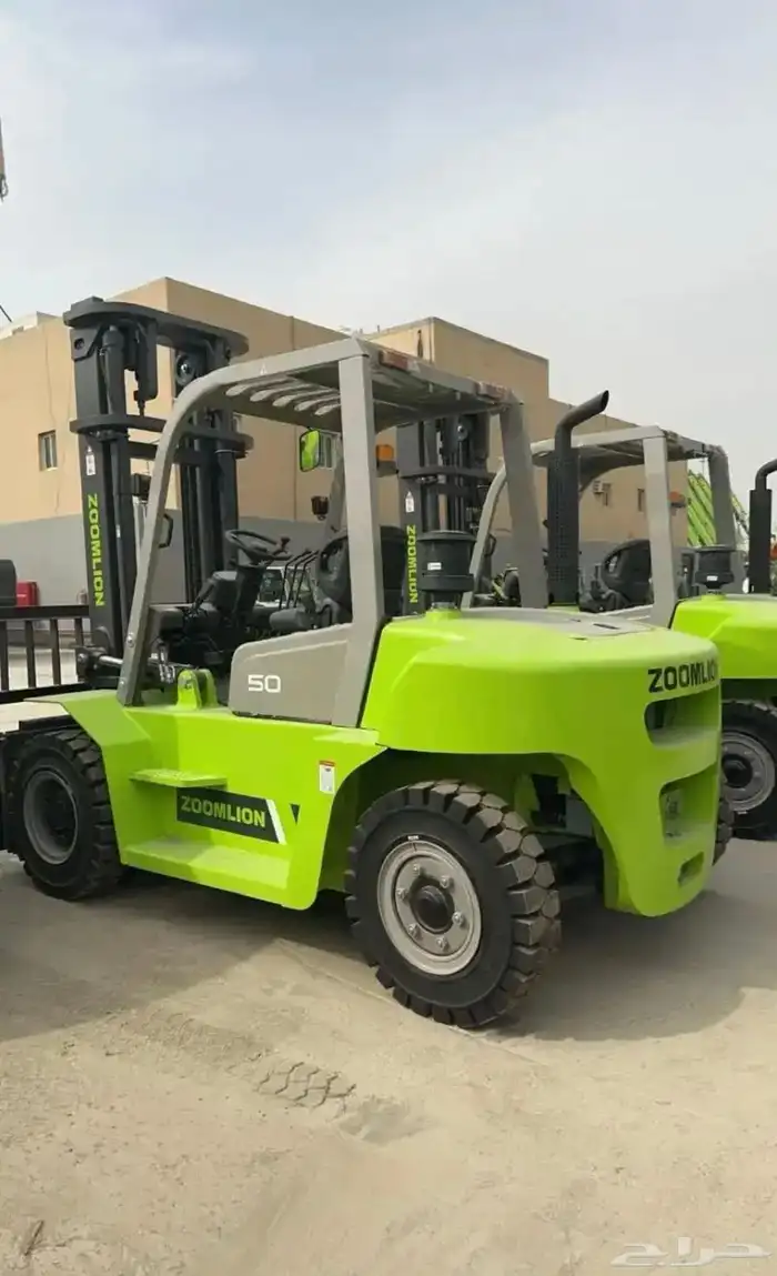 رافعه شوكيه فوركلفت سيزرلفت مان لفت للايجار Forklift 2