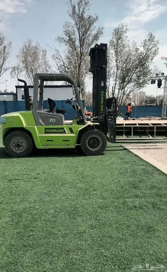 رافعه شوكيه فوركلفت سيزرلفت مان لفت للايجار Forklift 0