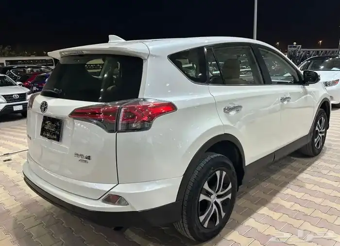 تويوتا راف فور موديل 2018 دبل 18