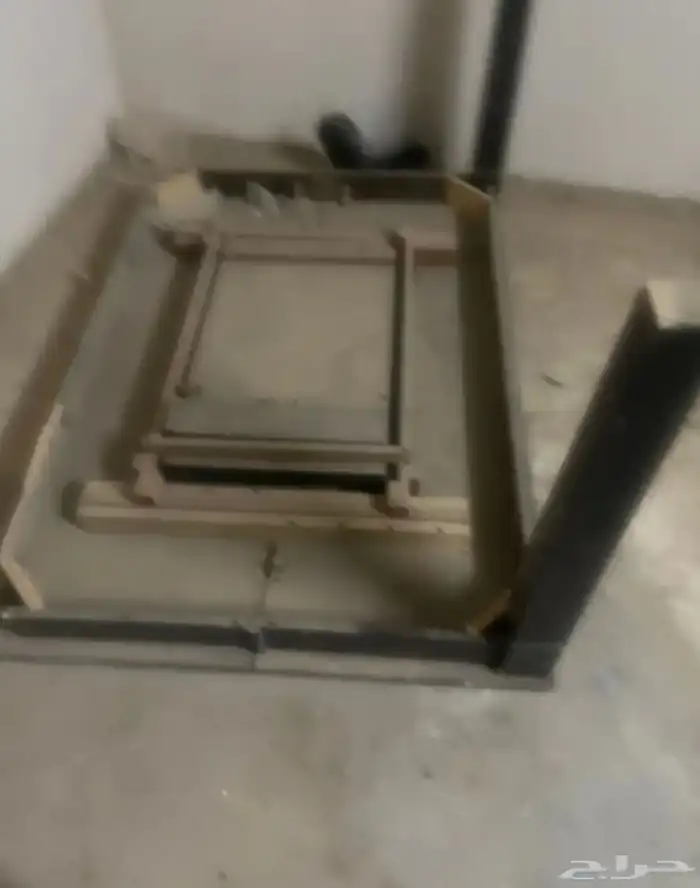 طاوله للبيع 0