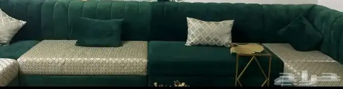 كنب مع زوليه و طاولات 3