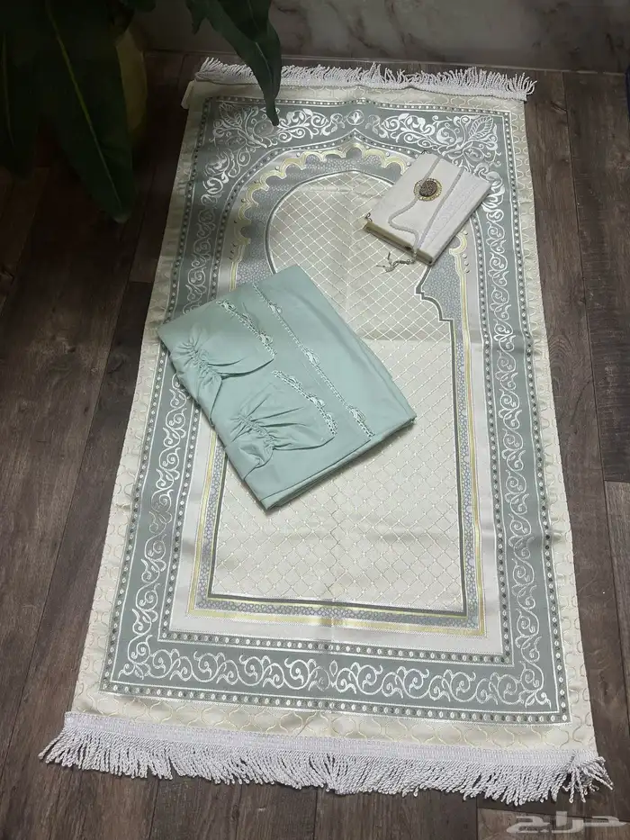 عروض سجادات تركيه ومخمل وطقوم الصلاه 18