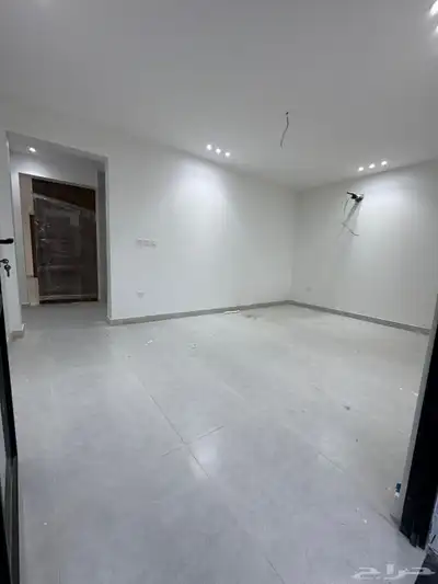 للبيع فيلا سكني في مخطط منح 99ج س حي البحيرات 12