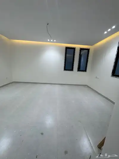 للبيع فيلا سكني في مخطط منح 99ج س حي البحيرات 21
