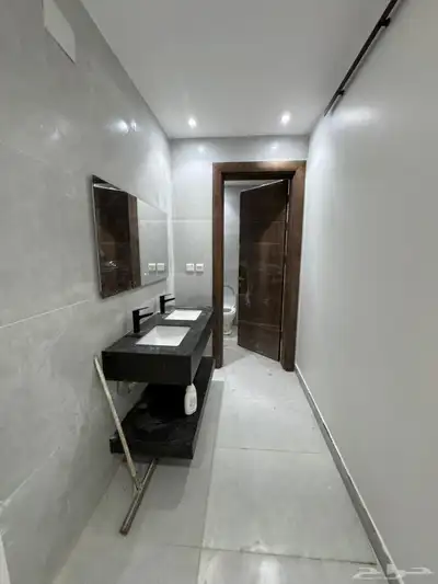 للبيع فيلا سكني في مخطط منح 99ج س حي البحيرات 4