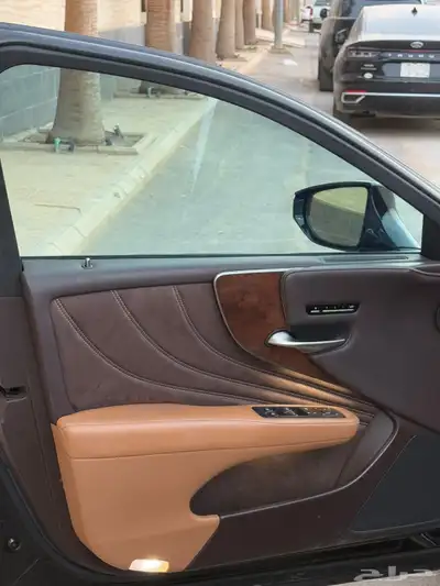 لكزس LS350 2020 22