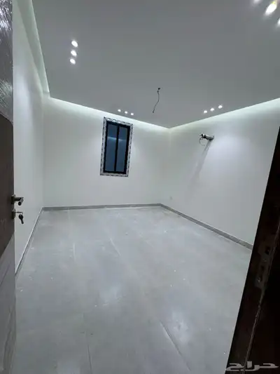 للبيع فيلا سكني في مخطط منح 99ج س حي البحيرات 7