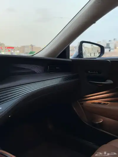 لكزس LS350 2020 18
