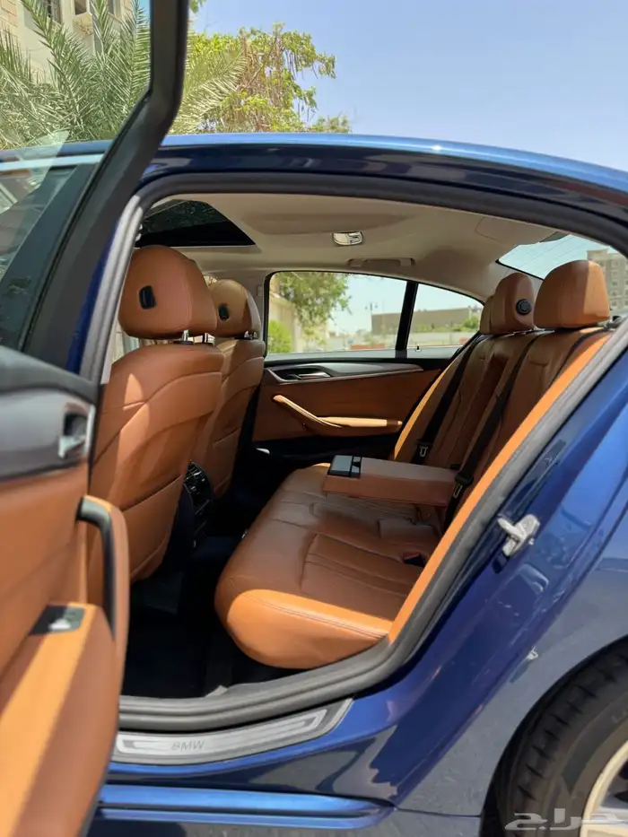 BMW   520   2023 البيع 128000 الف بودي بلد 14