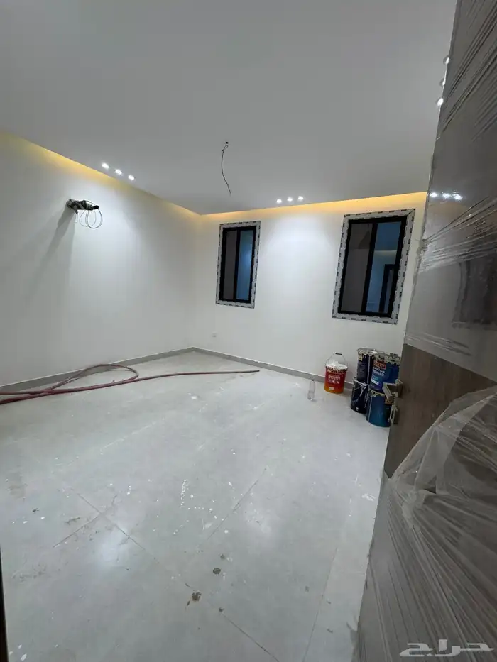 للبيع فيلا سكني في مخطط منح 99ج س حي البحيرات 17
