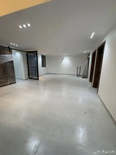 للبيع فيلا سكني في مخطط منح 99ج س حي البحيرات 3