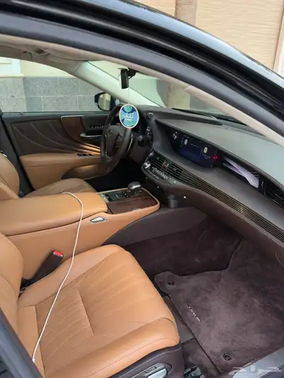 لكزس LS350 2020 15