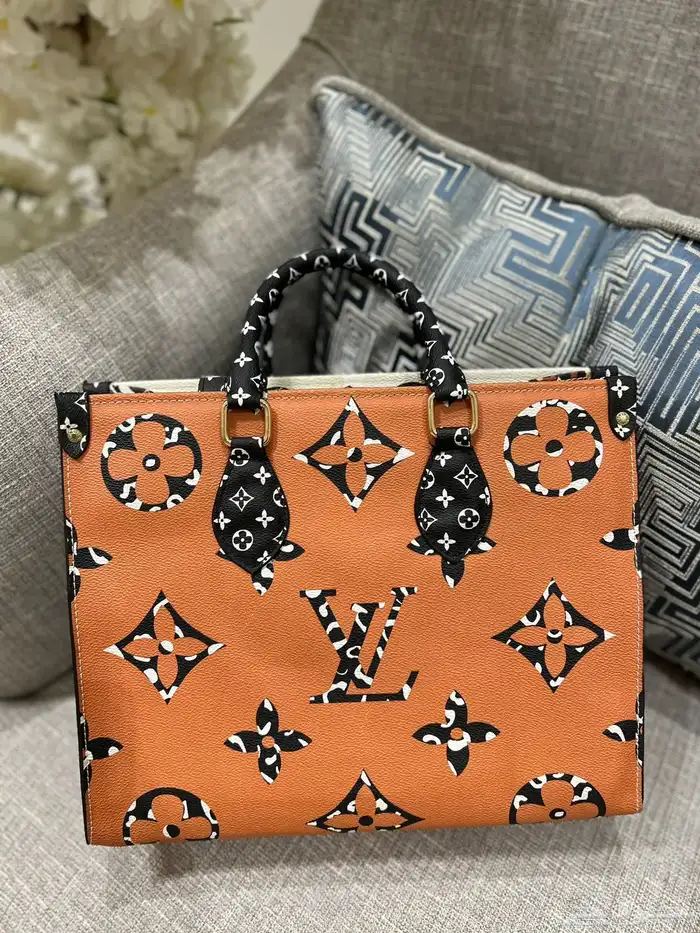 شنط ماركات ماستر 23