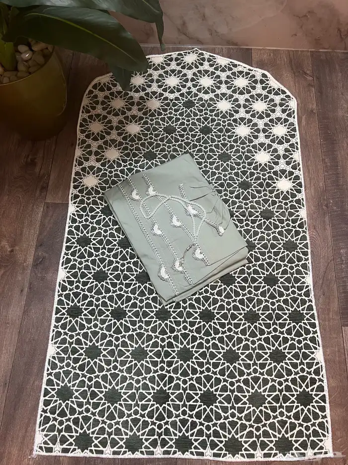 عروض سجادات تركيه ومخمل وطقوم الصلاه 2