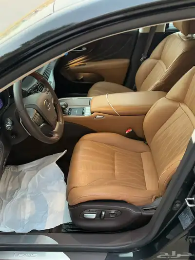 لكزس LS350 2020 16